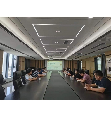 山东盛世元公司中层以上领导召开集团化发展研讨会 ——法律顾问葛福玉律师参加研讨并作合同管理讲解